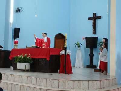 Bairro Cristo Rei celebra Pentecostes com missa especial e consagração dos dizimistas
